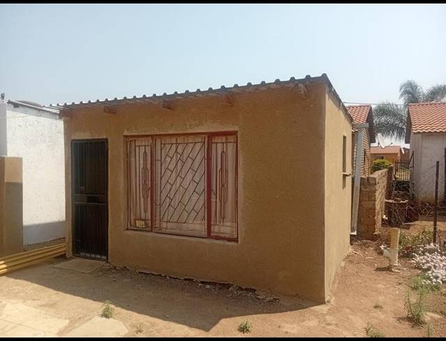 2 BEDROOM HOUSE FOR SALE IN SOSHANGUVE XX